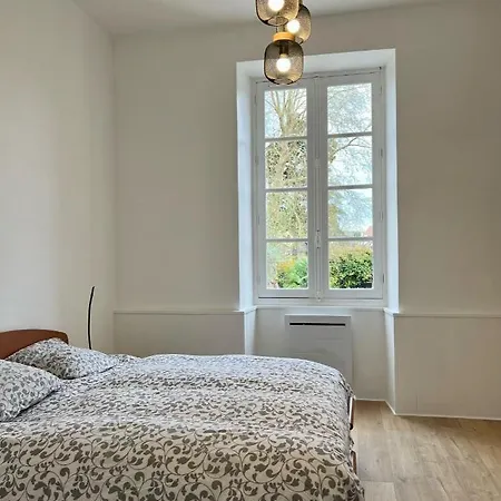 Le Clos Des Platanes Apartment *
